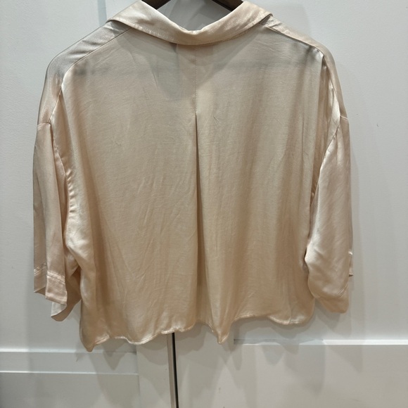 🆕 ZARA Satin Blouse! - Picture 5 of 7